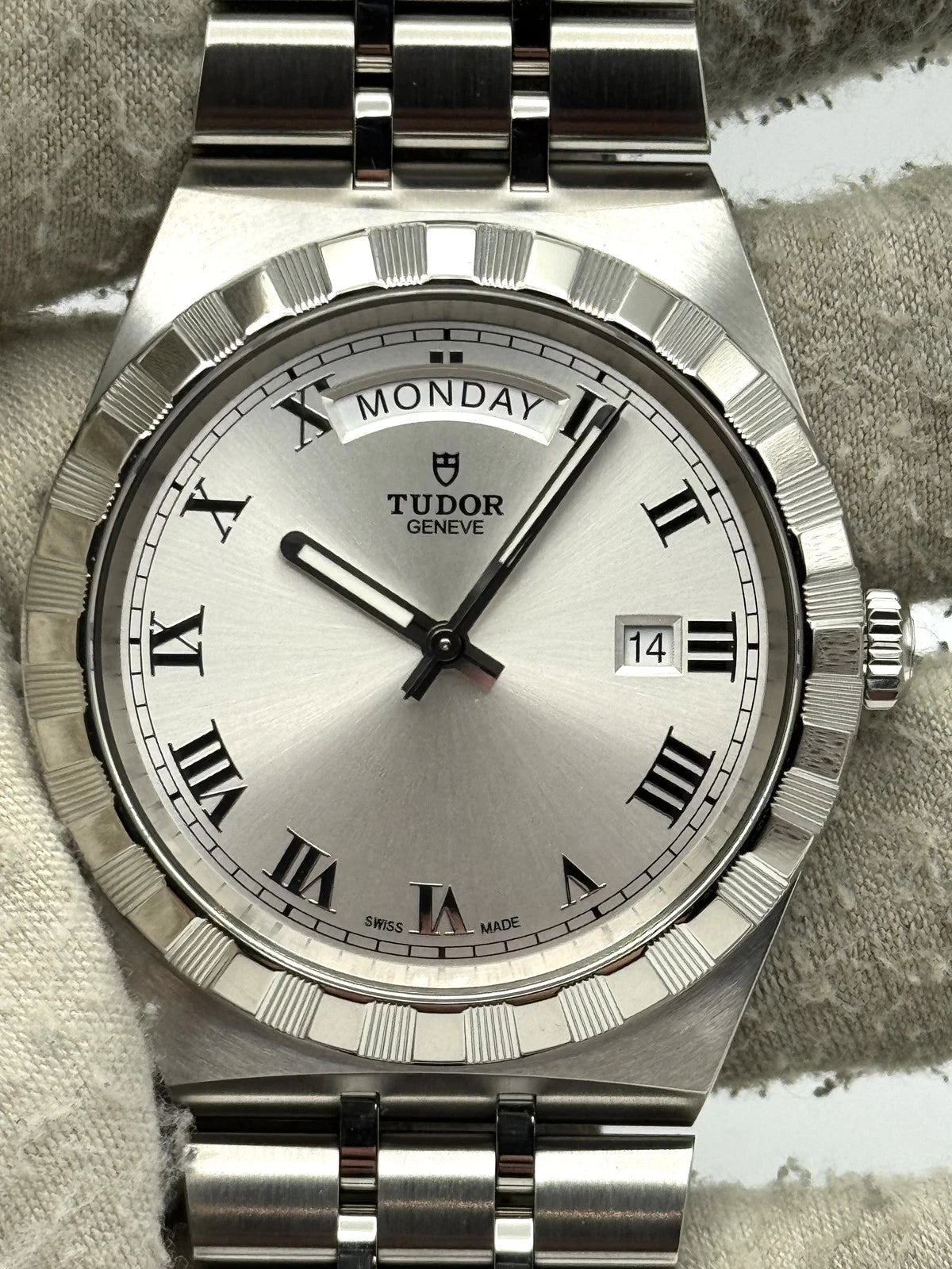Tudor Royal 41mm Silver Roman Dial Stainless Steel Bracelet 28600 Box & Papers 2025