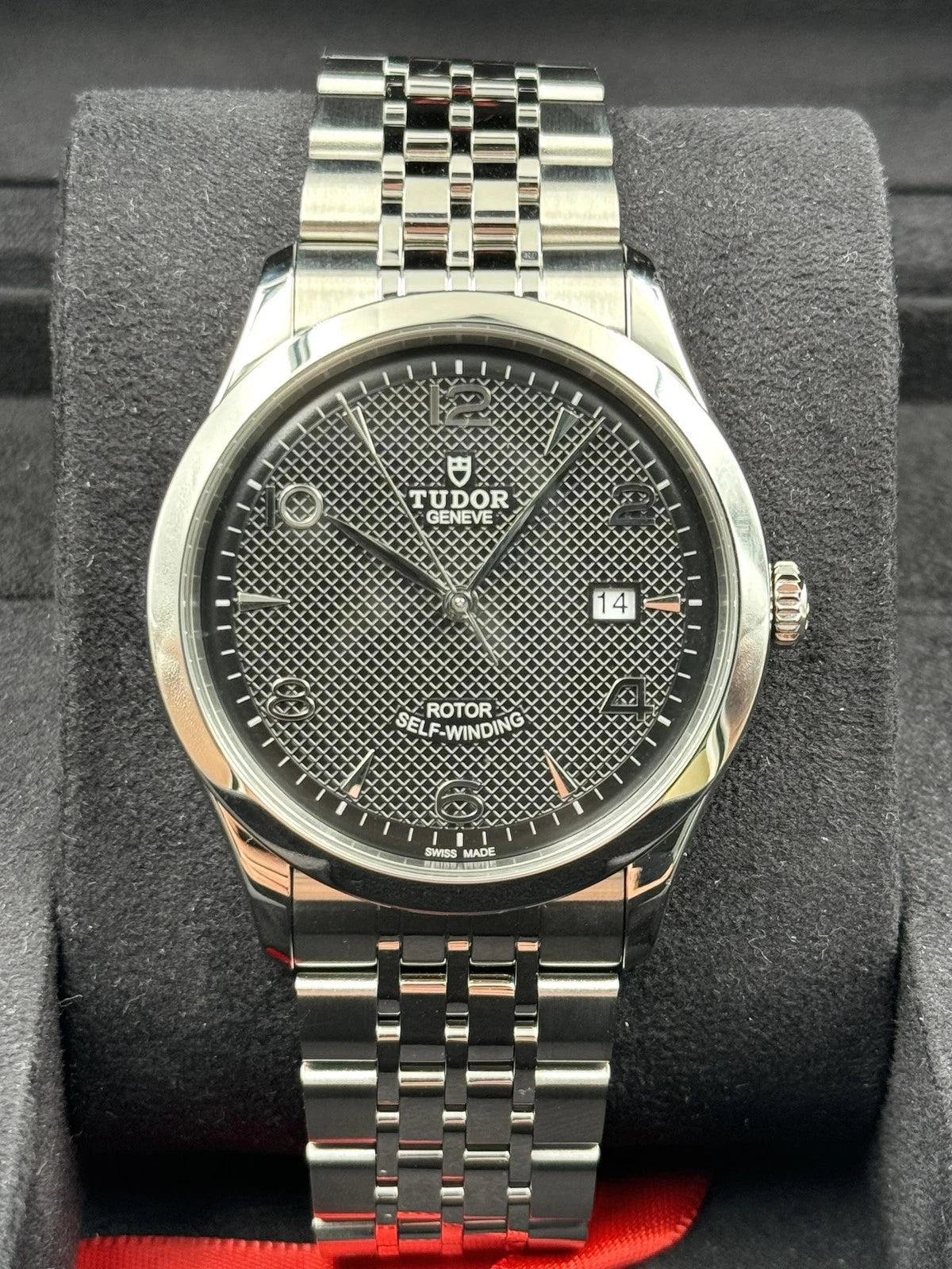 Tudor 1926 41mm Black Dial Silver Hour Markers 91650 Box & Papers 2025