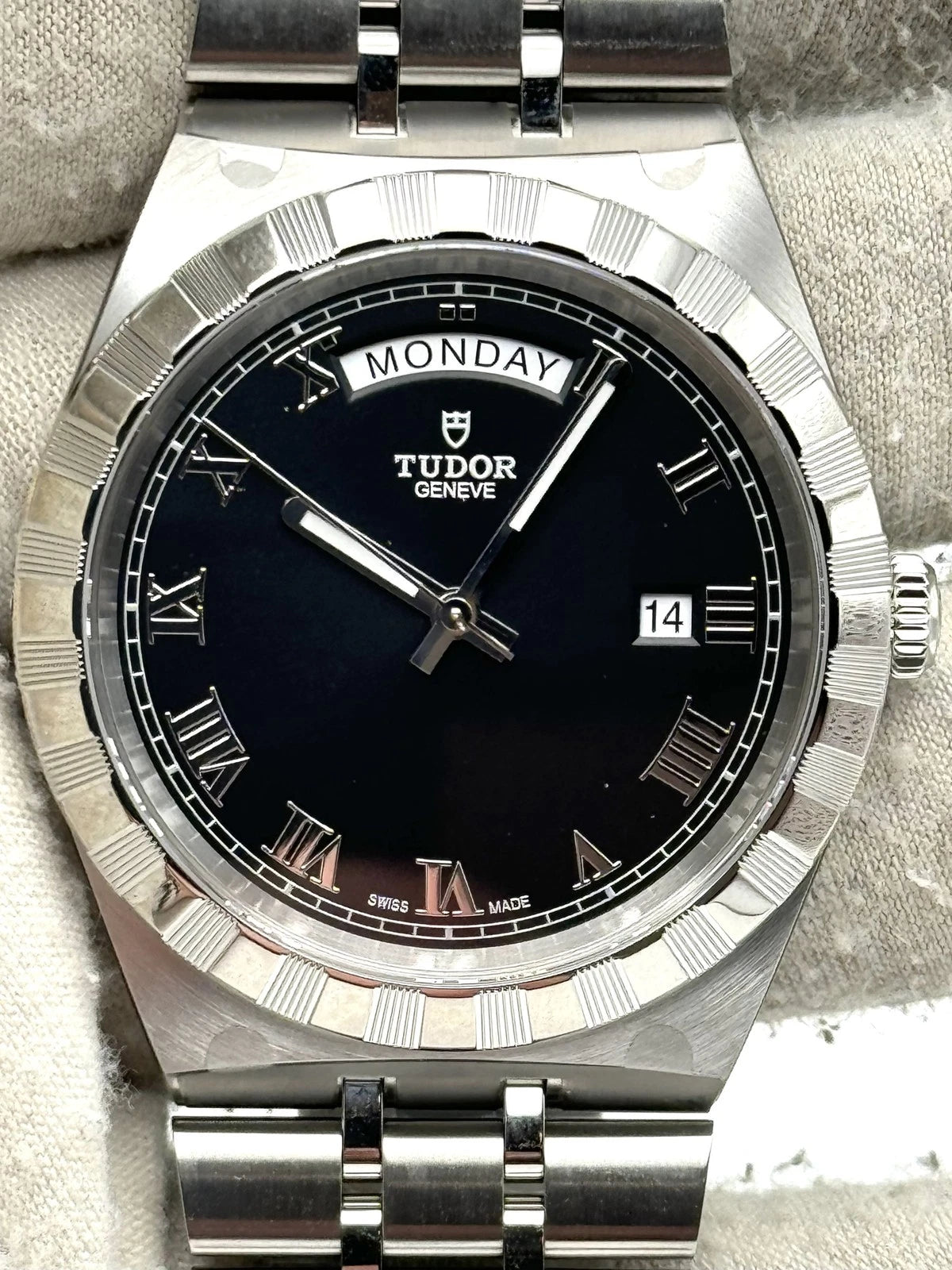 Tudor Royal 41mm Black Roman Dial Stainless Steel Bracelet 28600 Box & Papers 2025